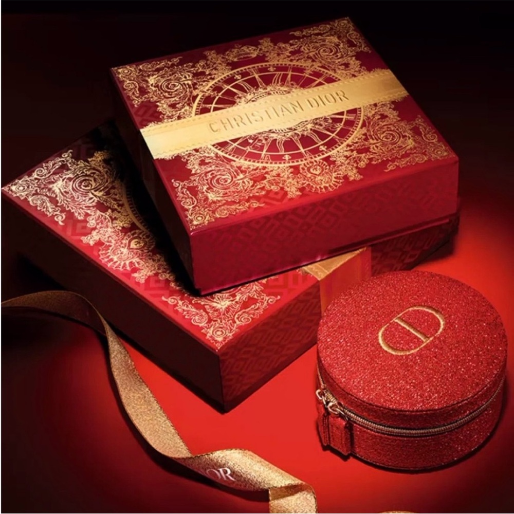 Dior beauty gift cosmetic case